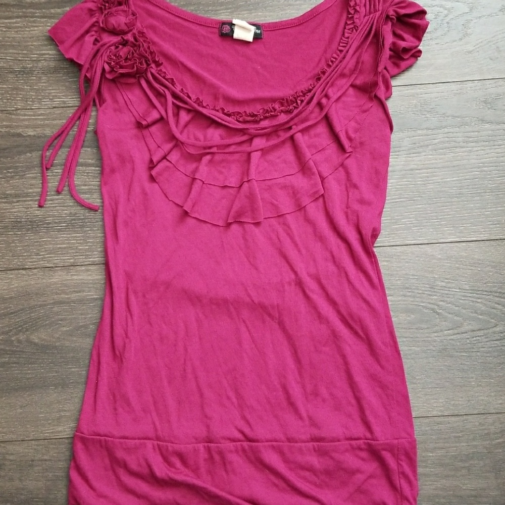 Flutter sleeve tee
